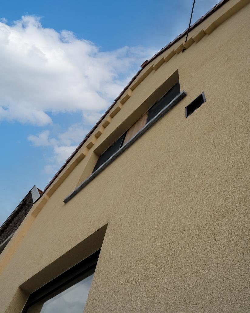 Gevelrenovatie met crepi in Nederename