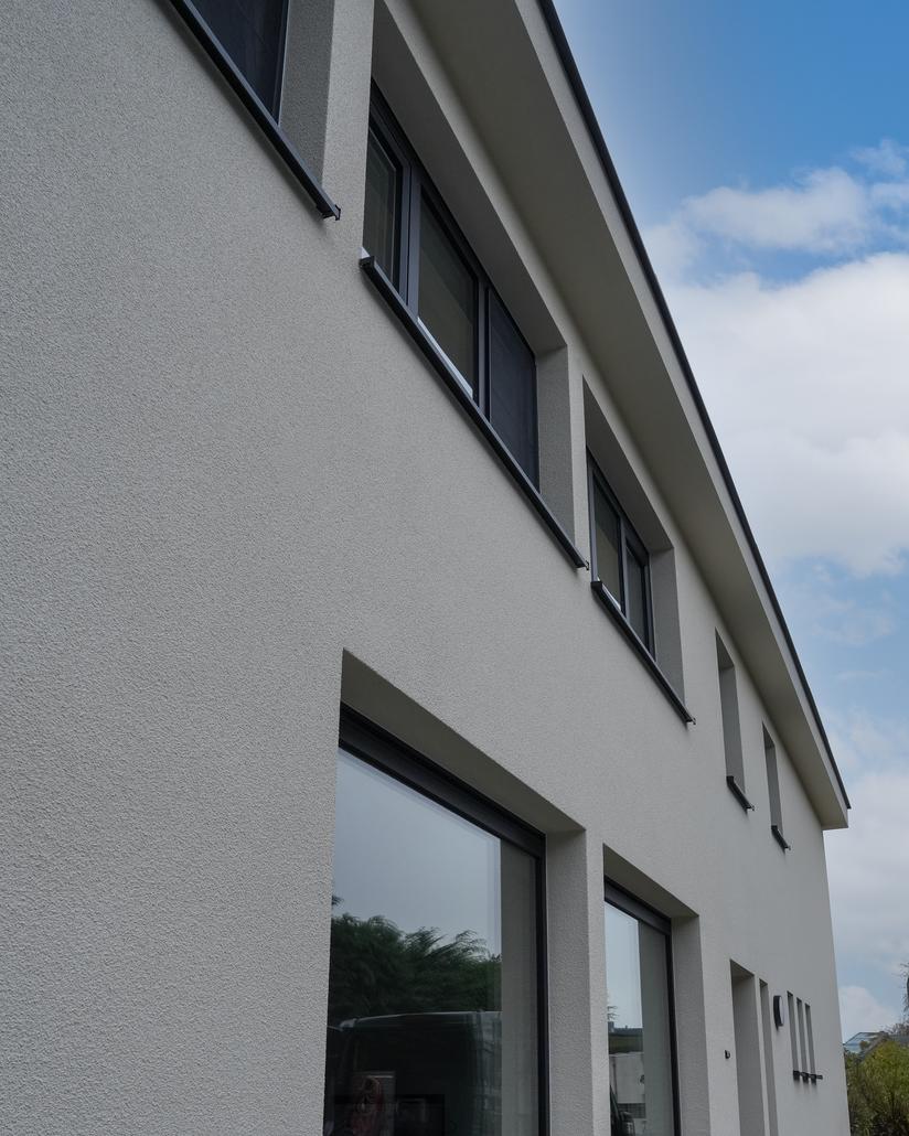 Gevelrenovatie met crepi in Dendermonde