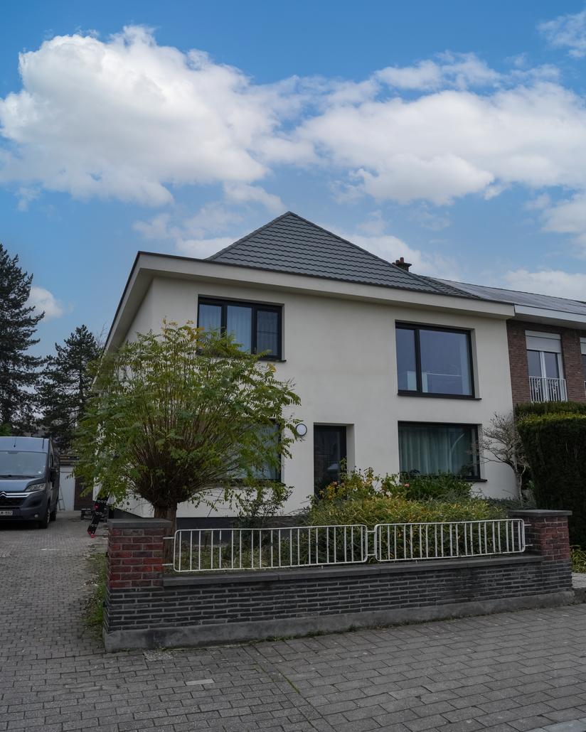 Gevelrenovatie met crepi in Dendermonde