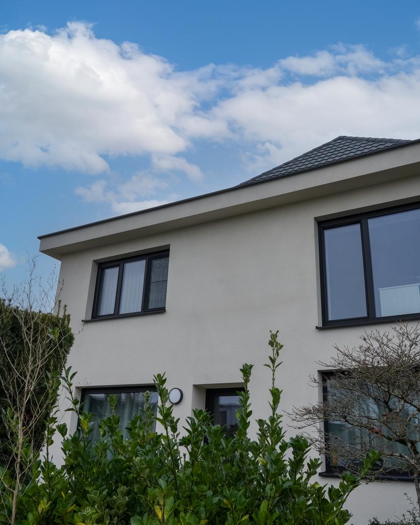 Gevelrenovatie met crepi in Dendermonde